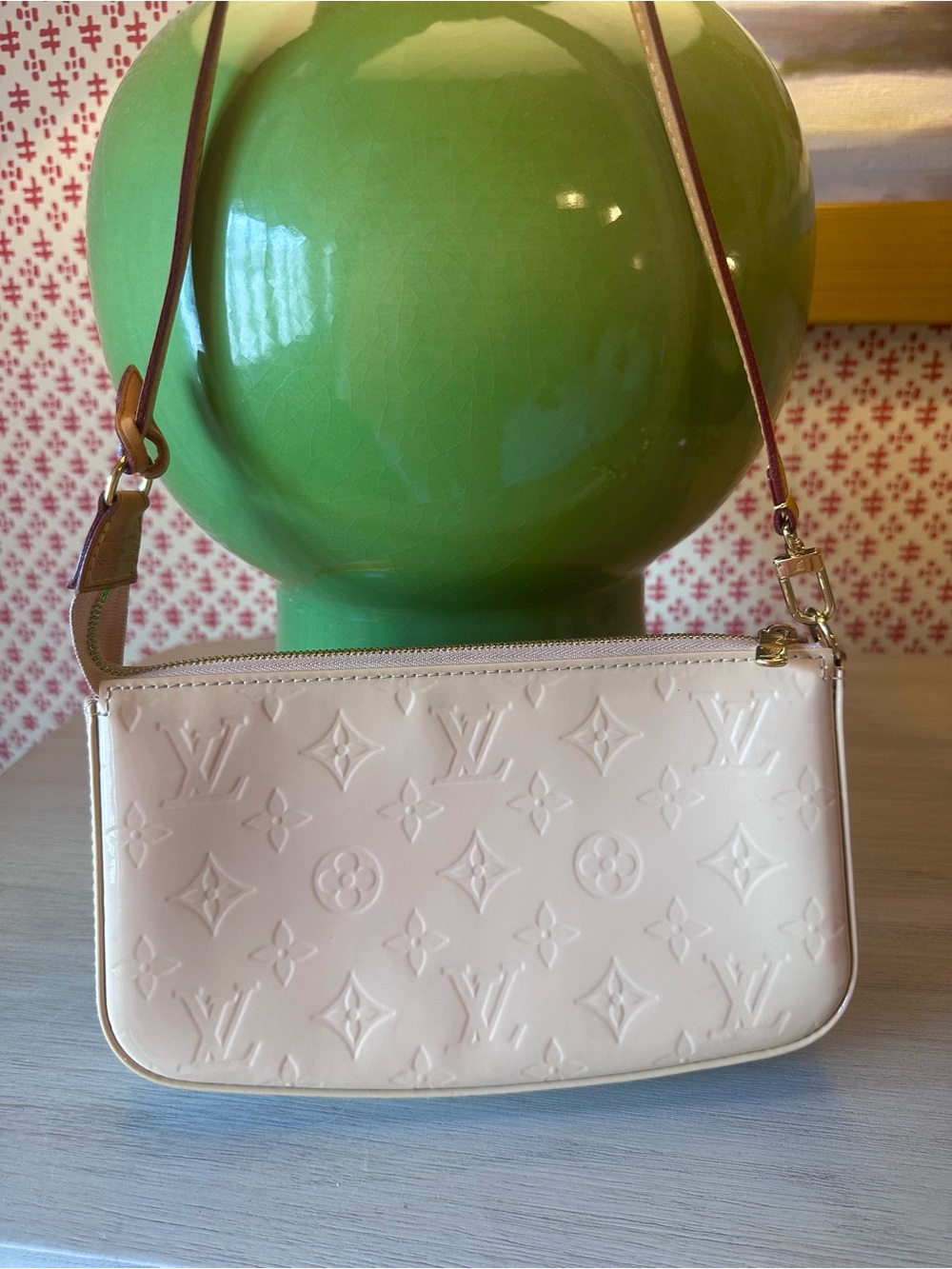 Louis Vuitton Vernis Pochette Accessoires Rose Angelique